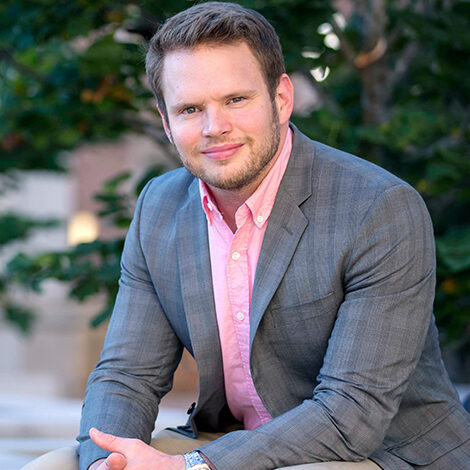 Stephen Roll headshot