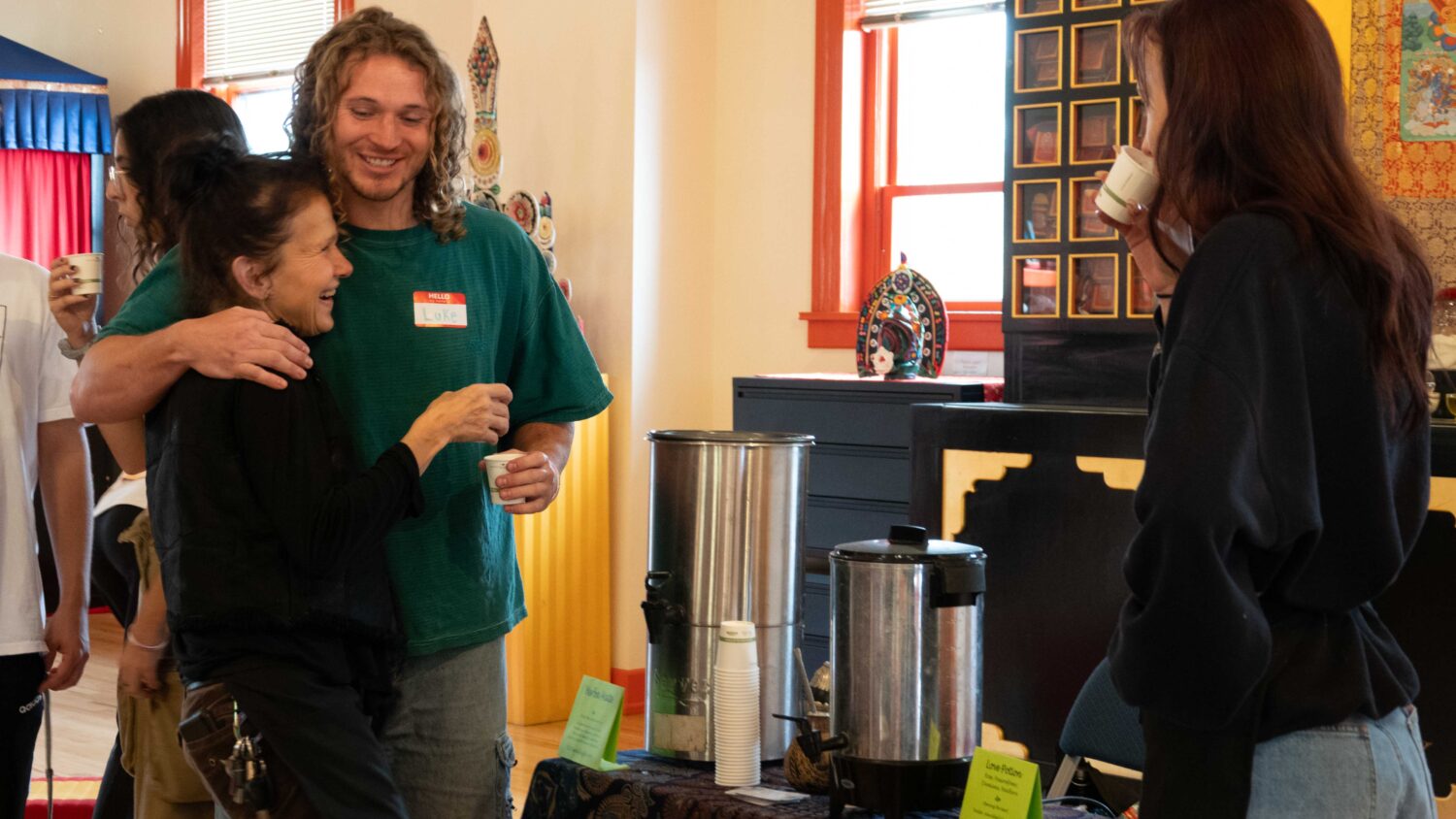 Folks find connection with neighbors after taking a break from social media in Littleton, CO. Photo credit: NoSo / Maddie Freeman